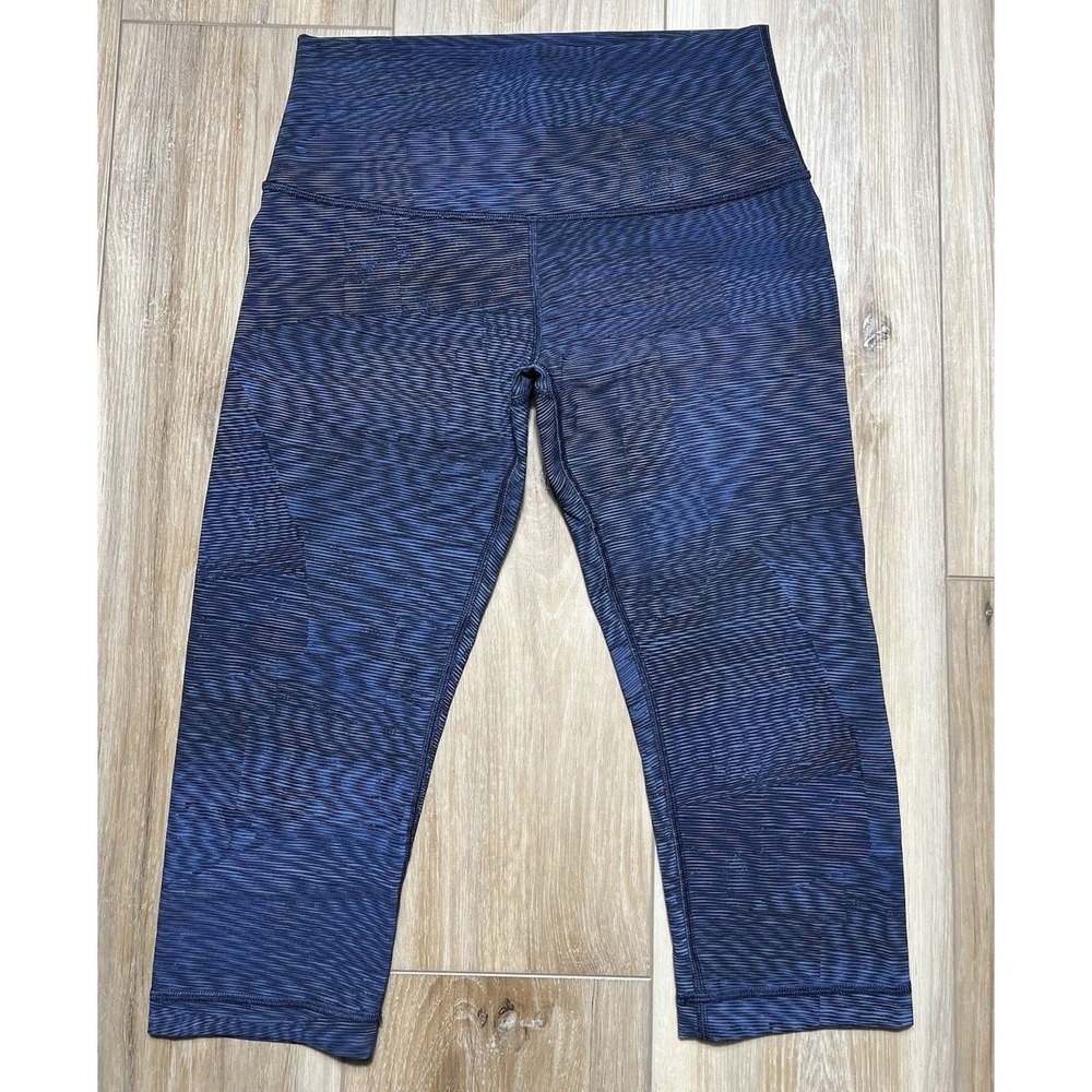 Lululemon Blue Pattern Wunder Under Cropped Leggings - Women Size 6